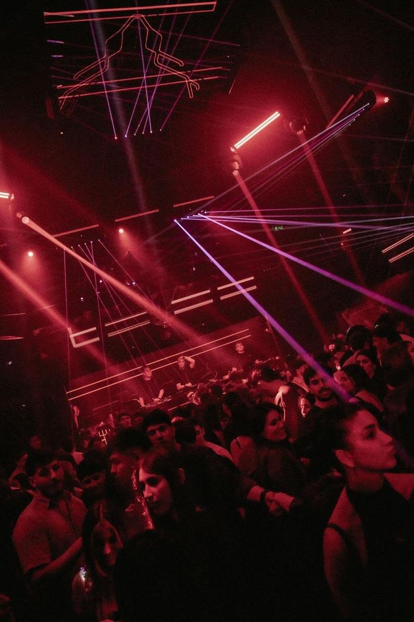 Láseres sobre la pista — Shampoo Entertainment